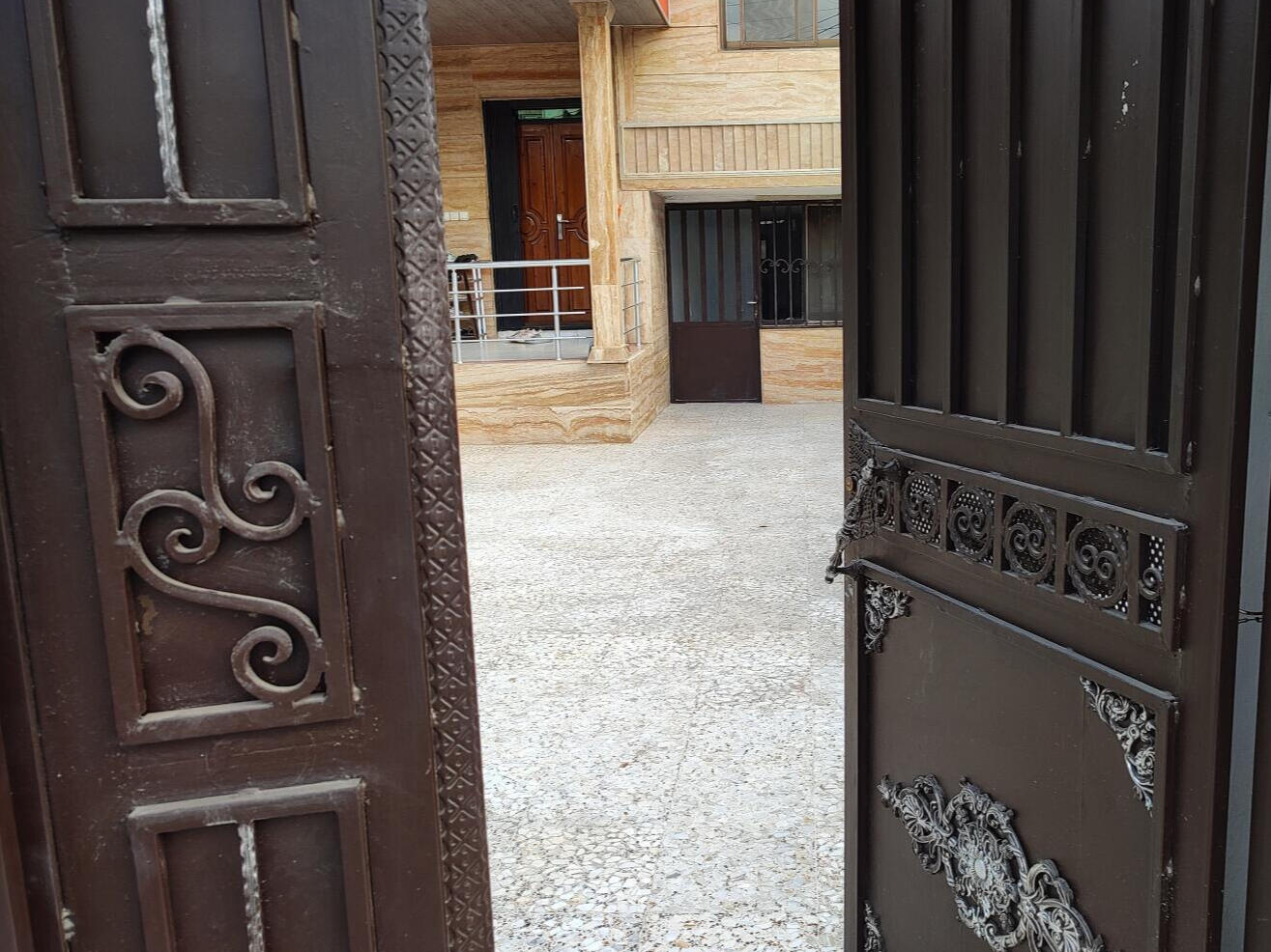 ورودی اقامتگاه ورودی اقامتگاه