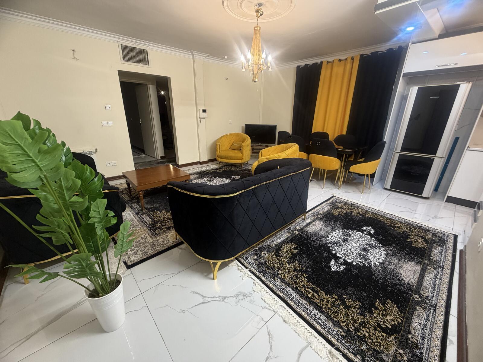 اتاق پذیرایی و آشپزخانه اتاق پذیرایی و آشپزخانه