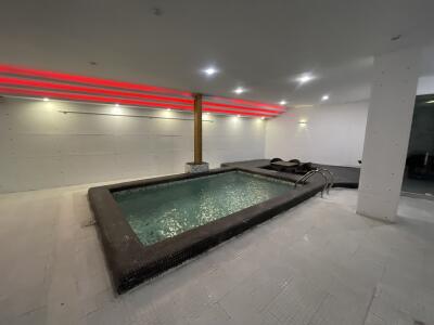 ویلا با استخر آبگرم "آسایش" در رودهن