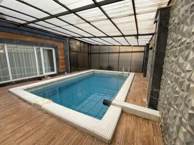 ویلا با استخر آبگرم "عمارت یونا" در کردان ویلا با استخر آبگرم "عمارت یونا" در کردان