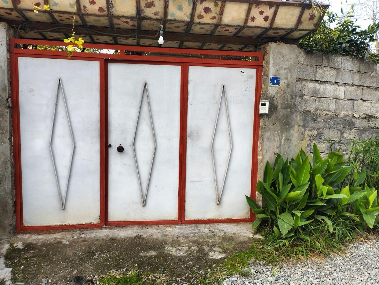 ورودی اقامتگاه ورودی اقامتگاه