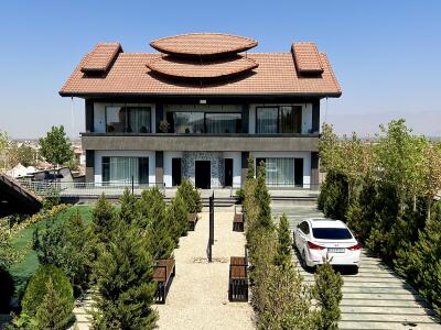 ویلای تریپلکس تاتسو ۴ خوابه با استخر و جکوزی منفی