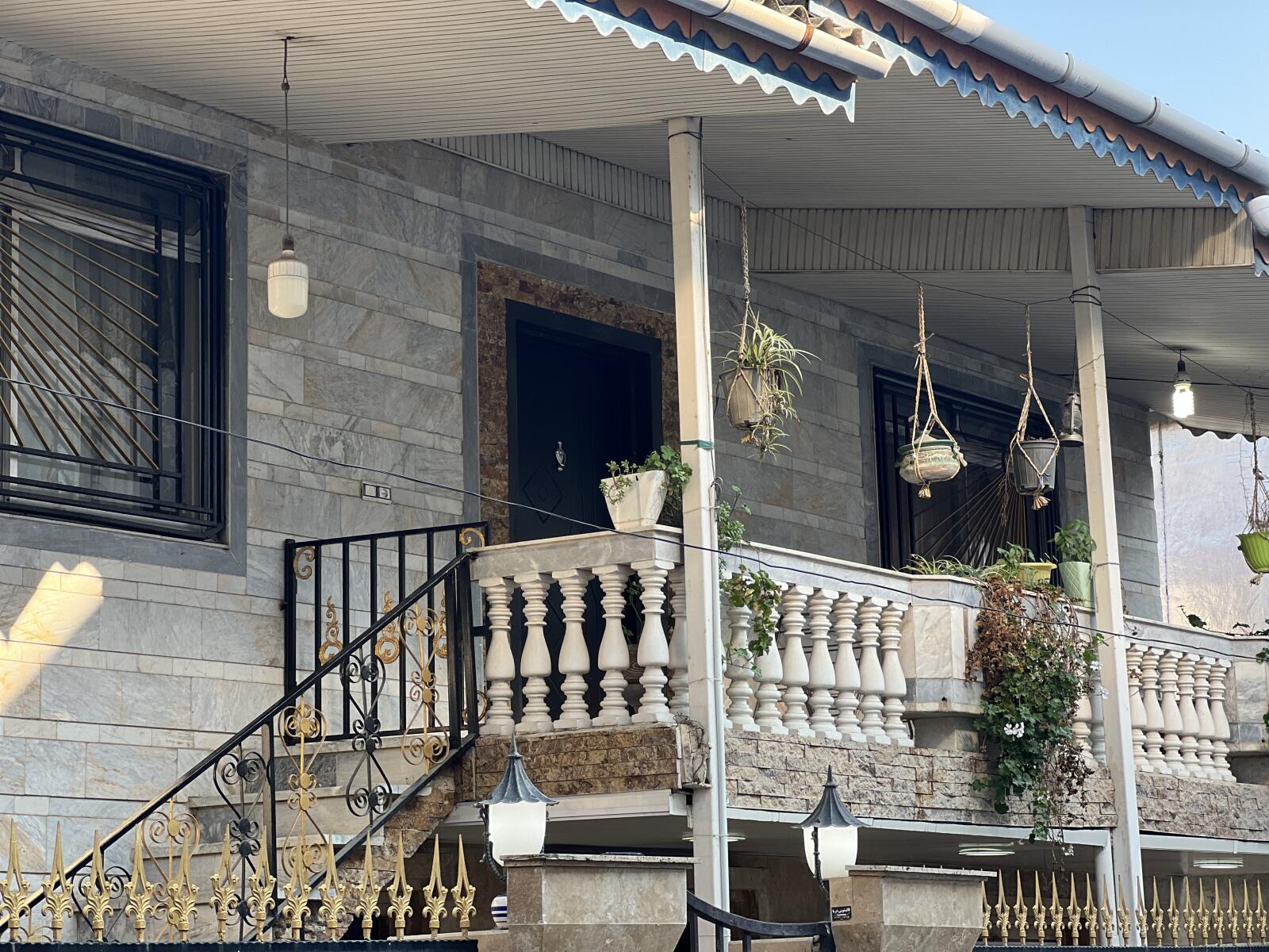 ورودی اقامتگاه ورودی اقامتگاه