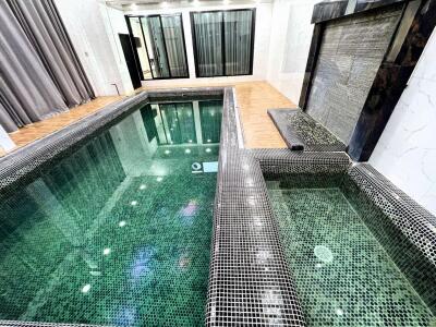 ویلای سه خوابه با استخر آبگرم "بید مجنون" در کردان