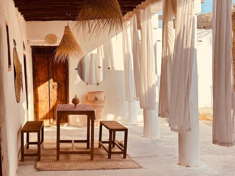 ورودی اقامتگاه ورودی اقامتگاه