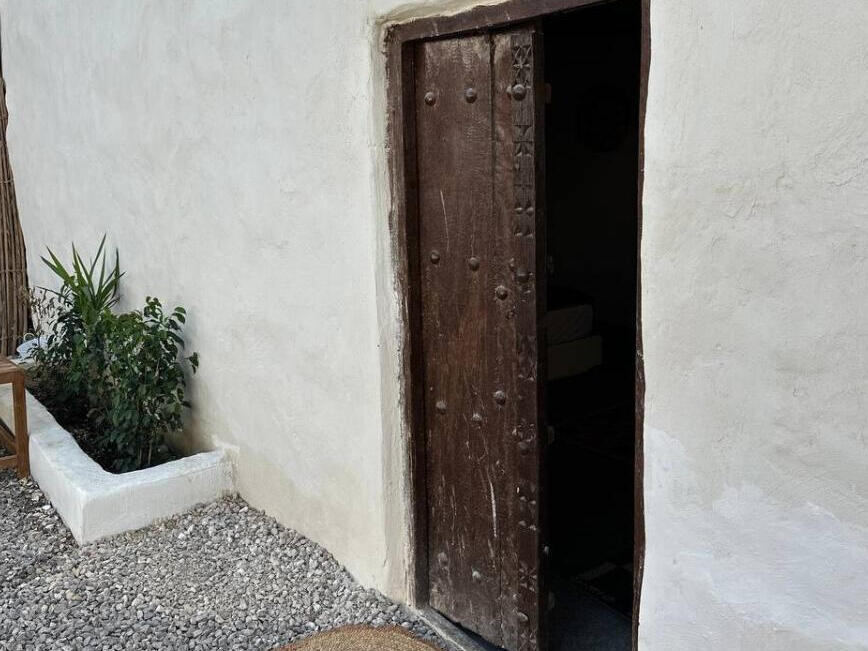 ورودی اقامتگاه ورودی اقامتگاه