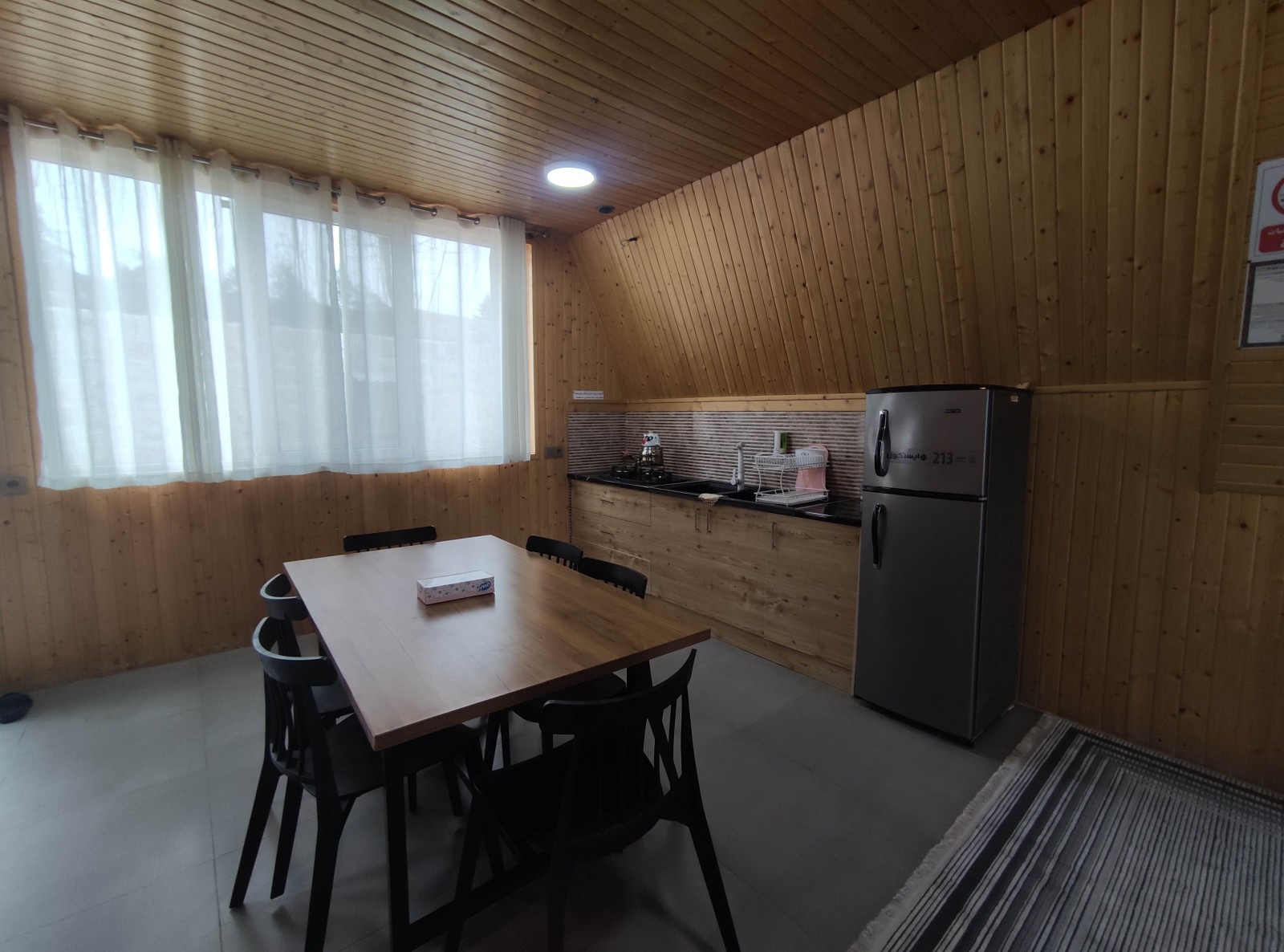 میزنهارخوری میزنهارخوری