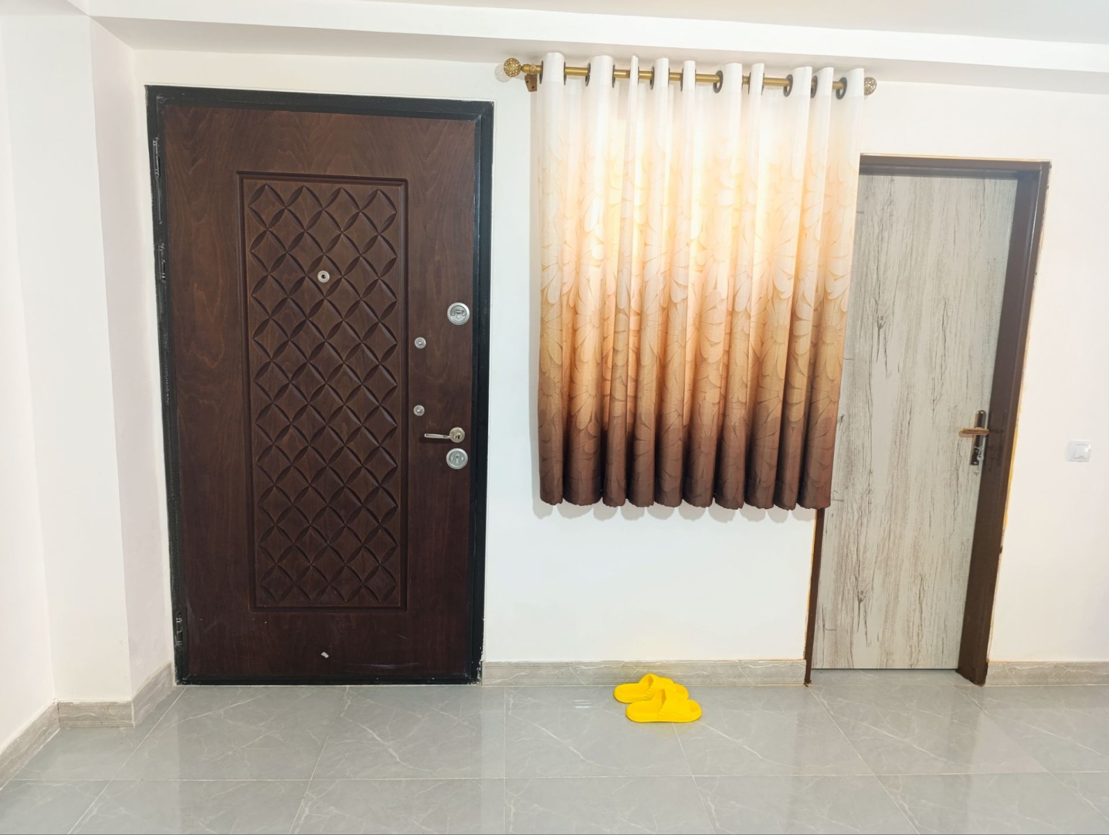 ورودی اقامتگاه