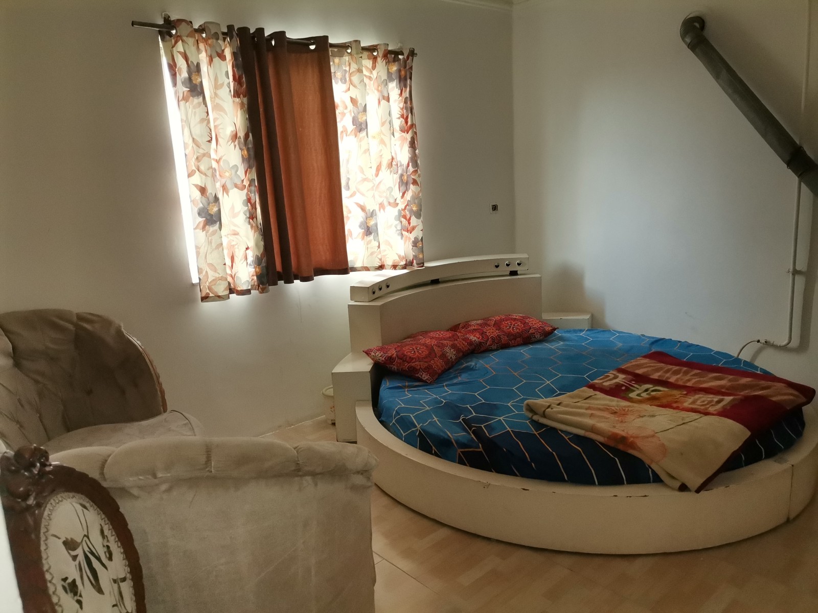 اتاق‌خواب 1