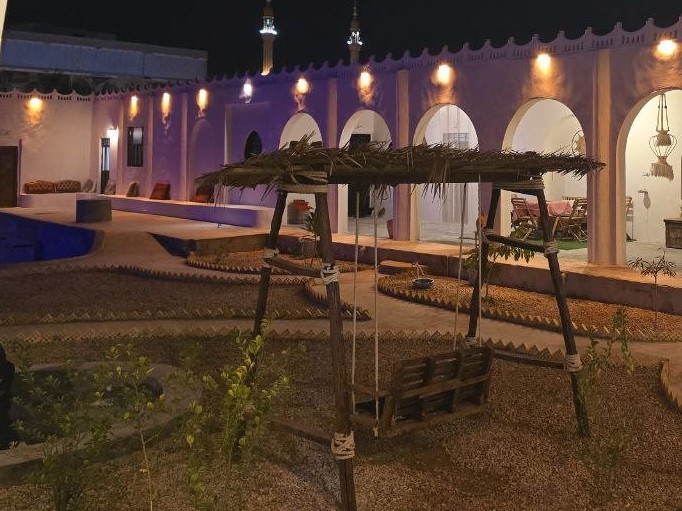 حیاط