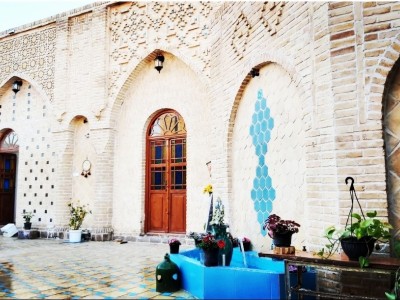 مجموعه اقامتی انگور زاده "اتاق سه تخته 2"