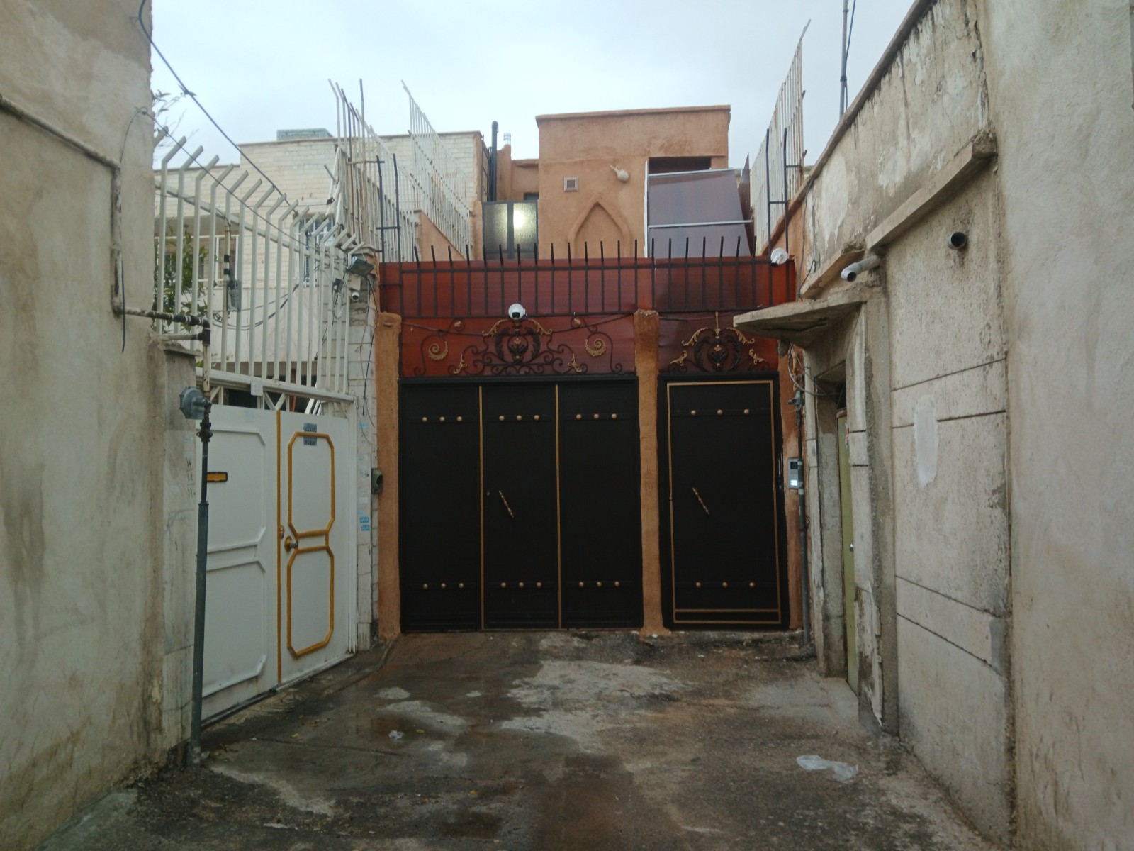 ورودی اقامتگاه ورودی اقامتگاه