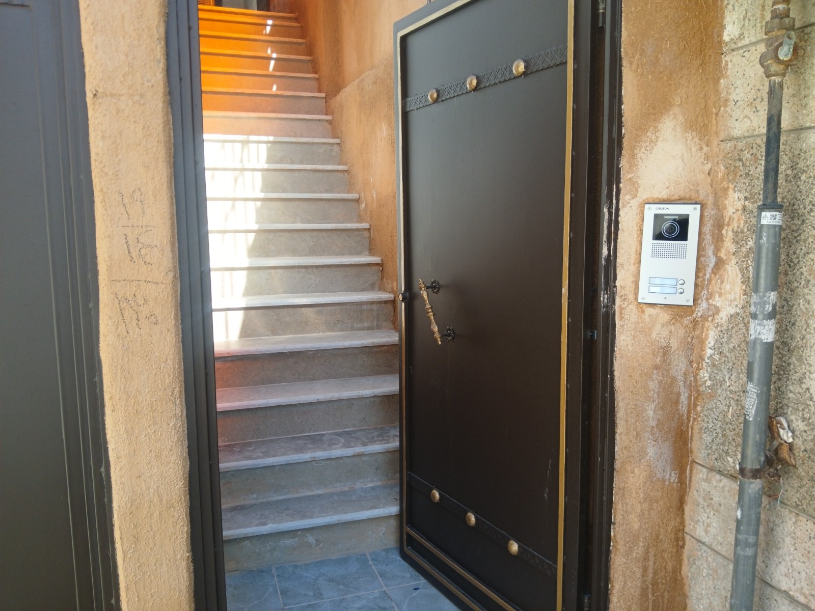 ورودی اقامتگاه ورودی اقامتگاه