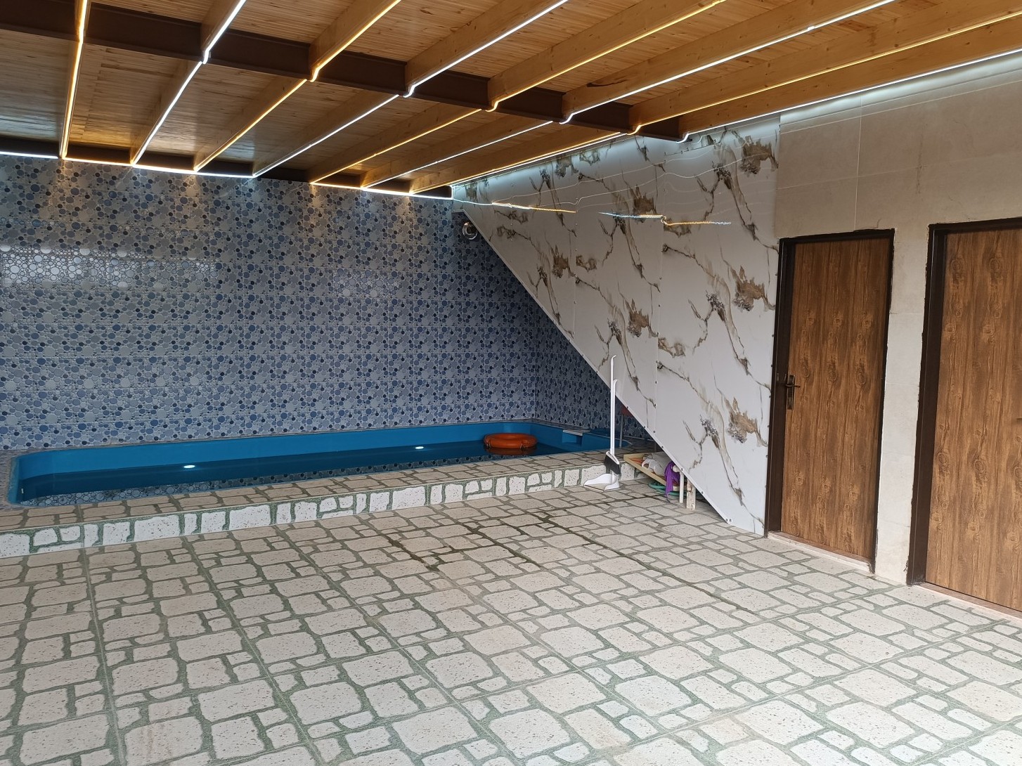 استخر استخر