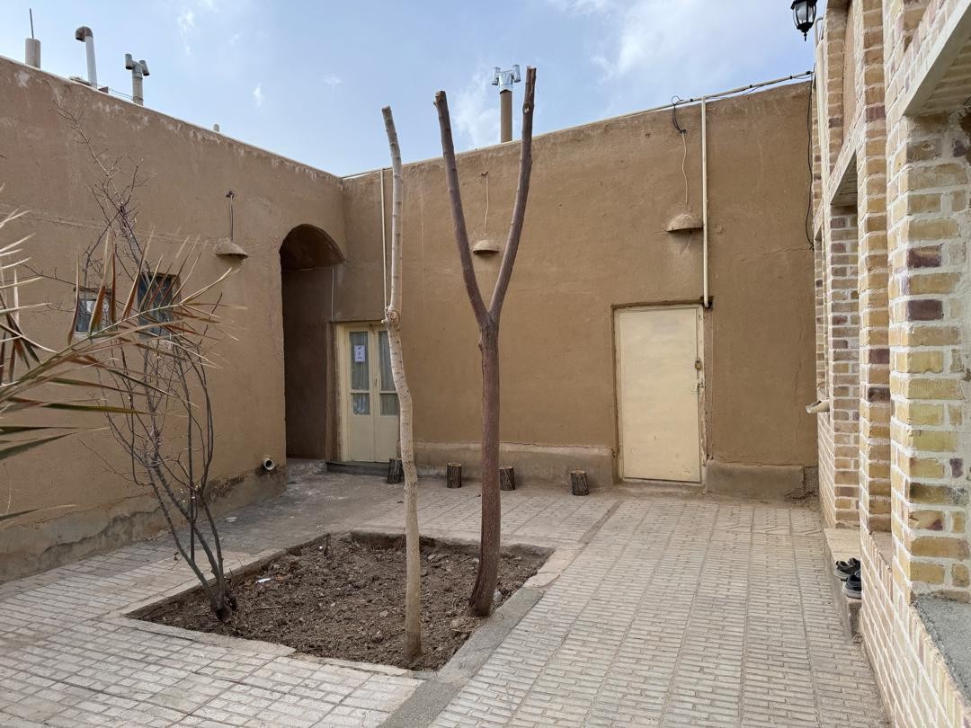 حیاط