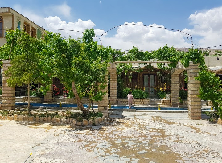 حیاط