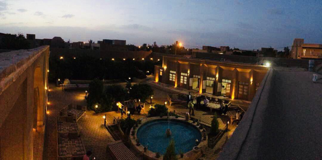 حیاط