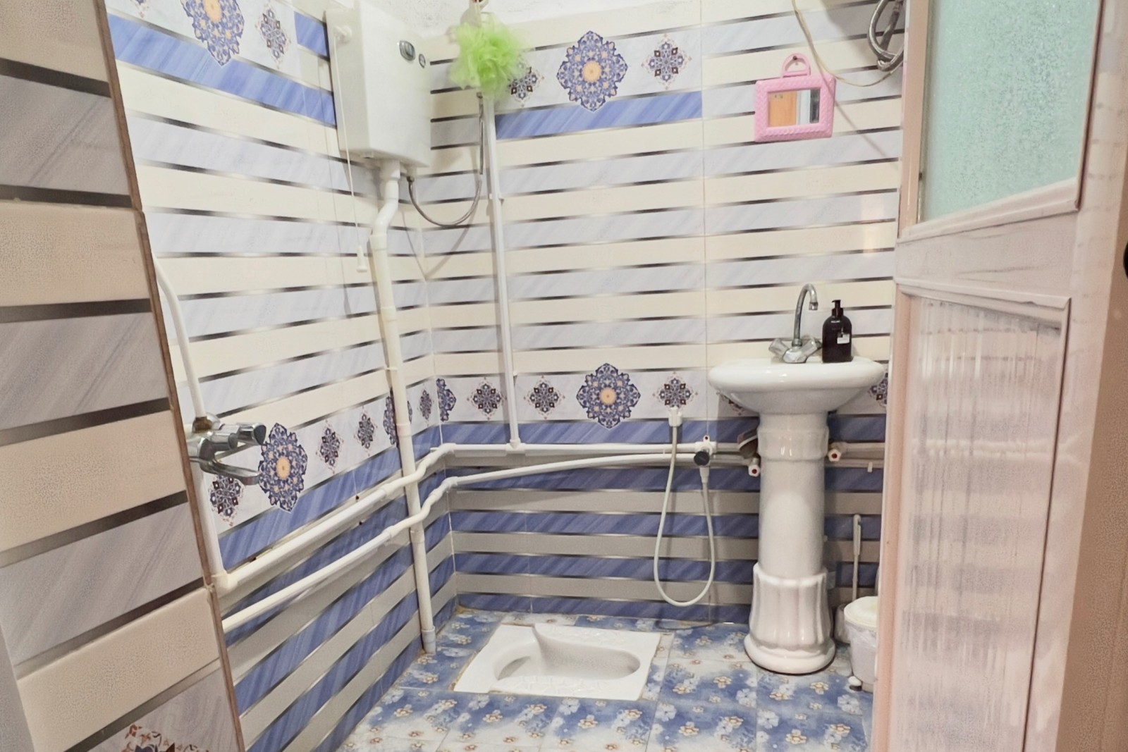 سرویس بهداشتی و حمام