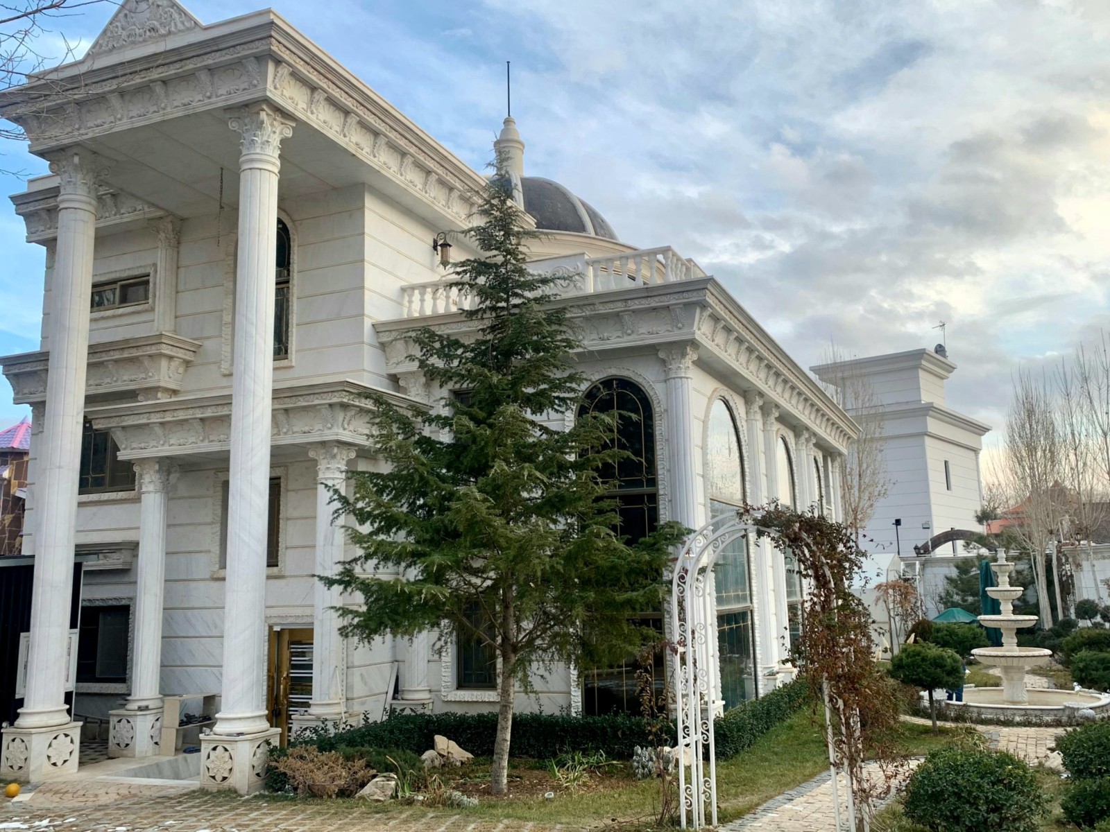 حیاط