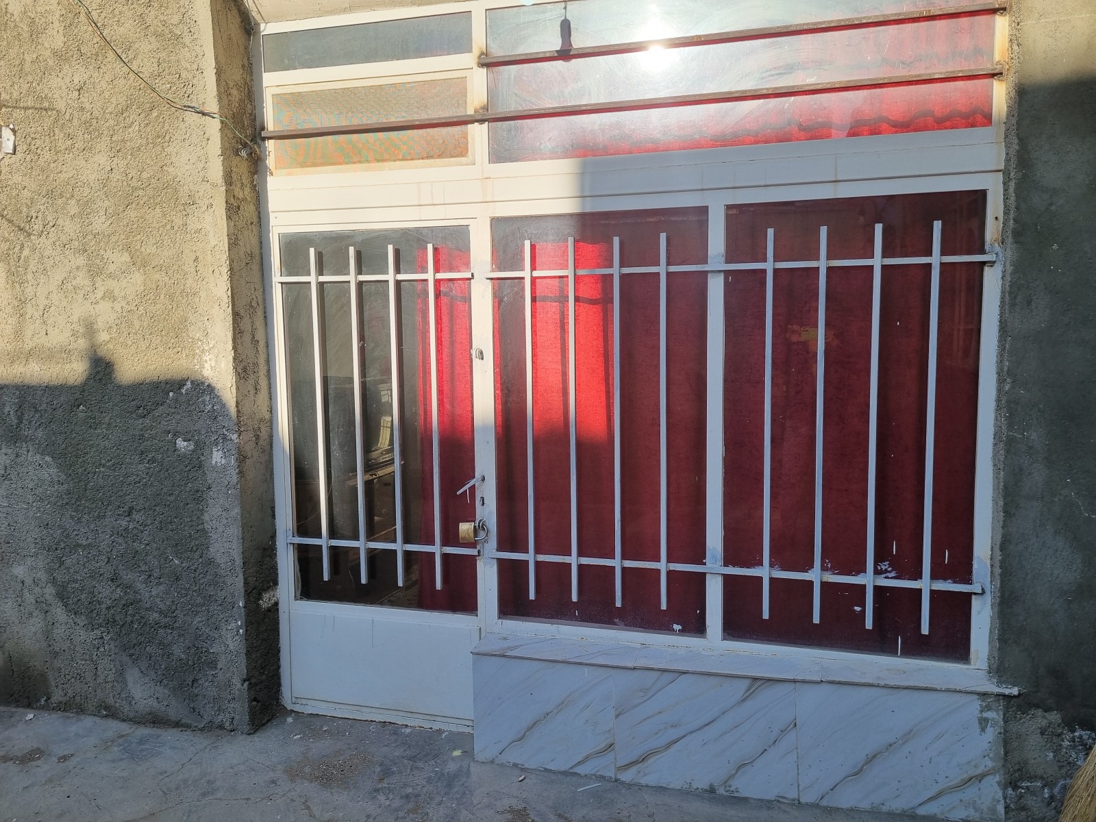 ورودی اقامتگاه ورودی اقامتگاه