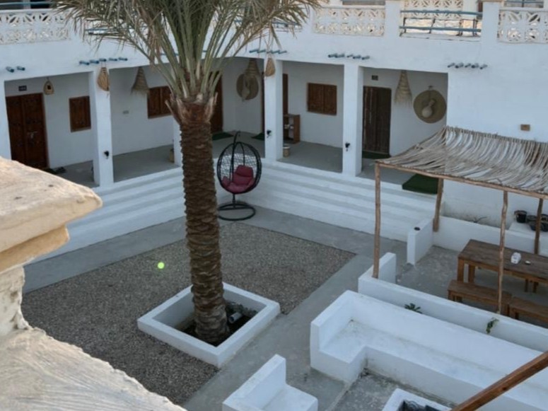 حیاط