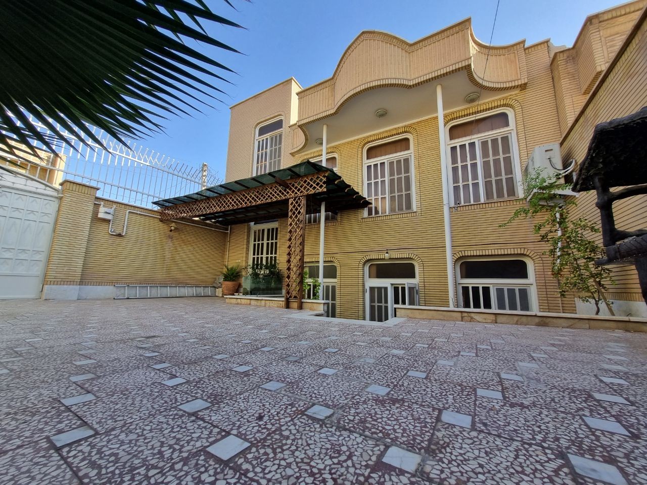 حیاط