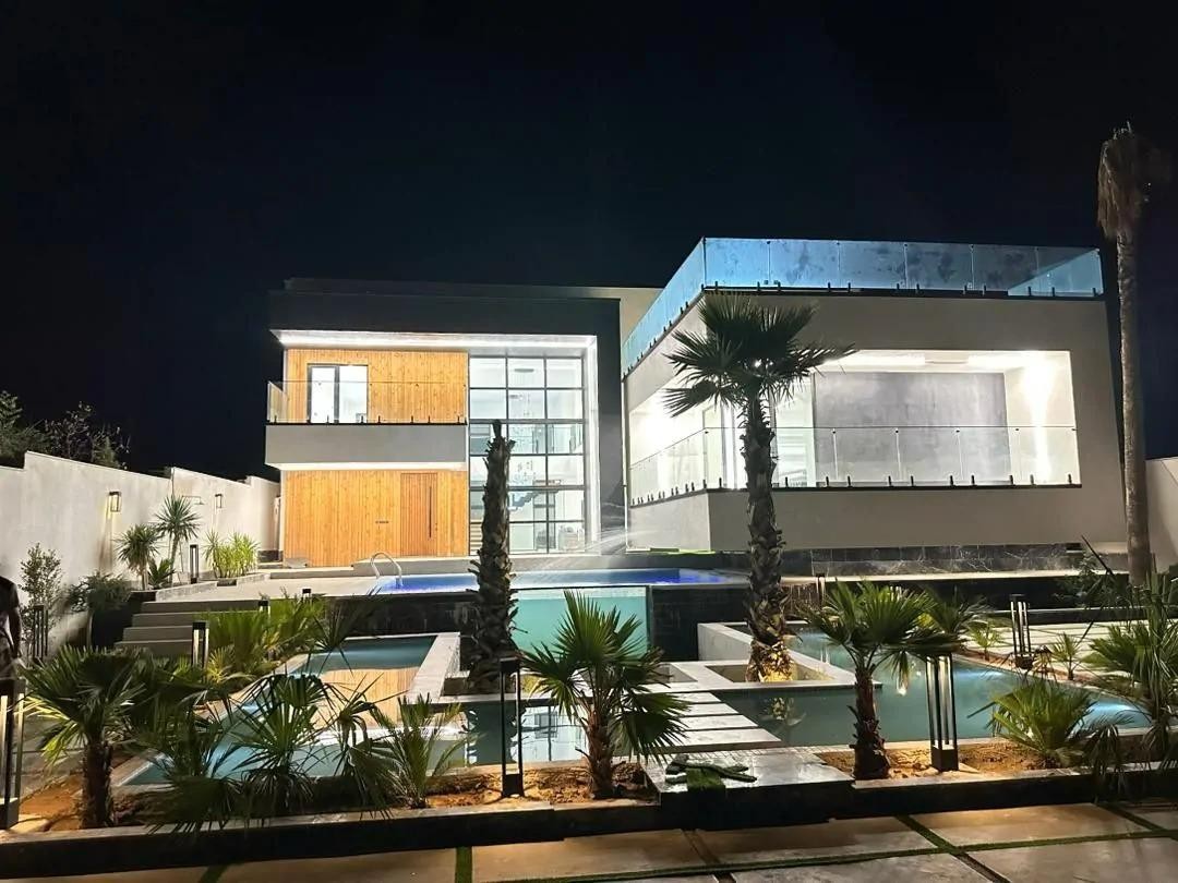 نمای ساختمان