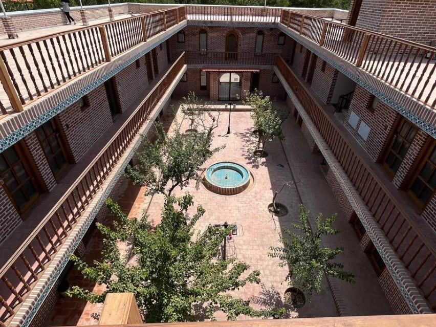 حیاط