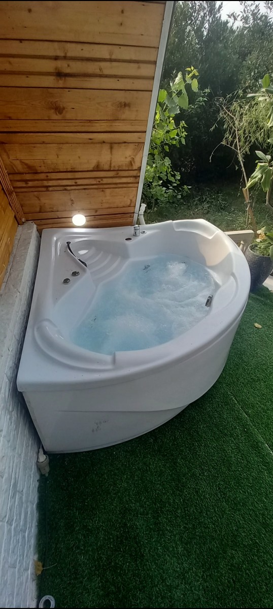 جکوزی دو نفره