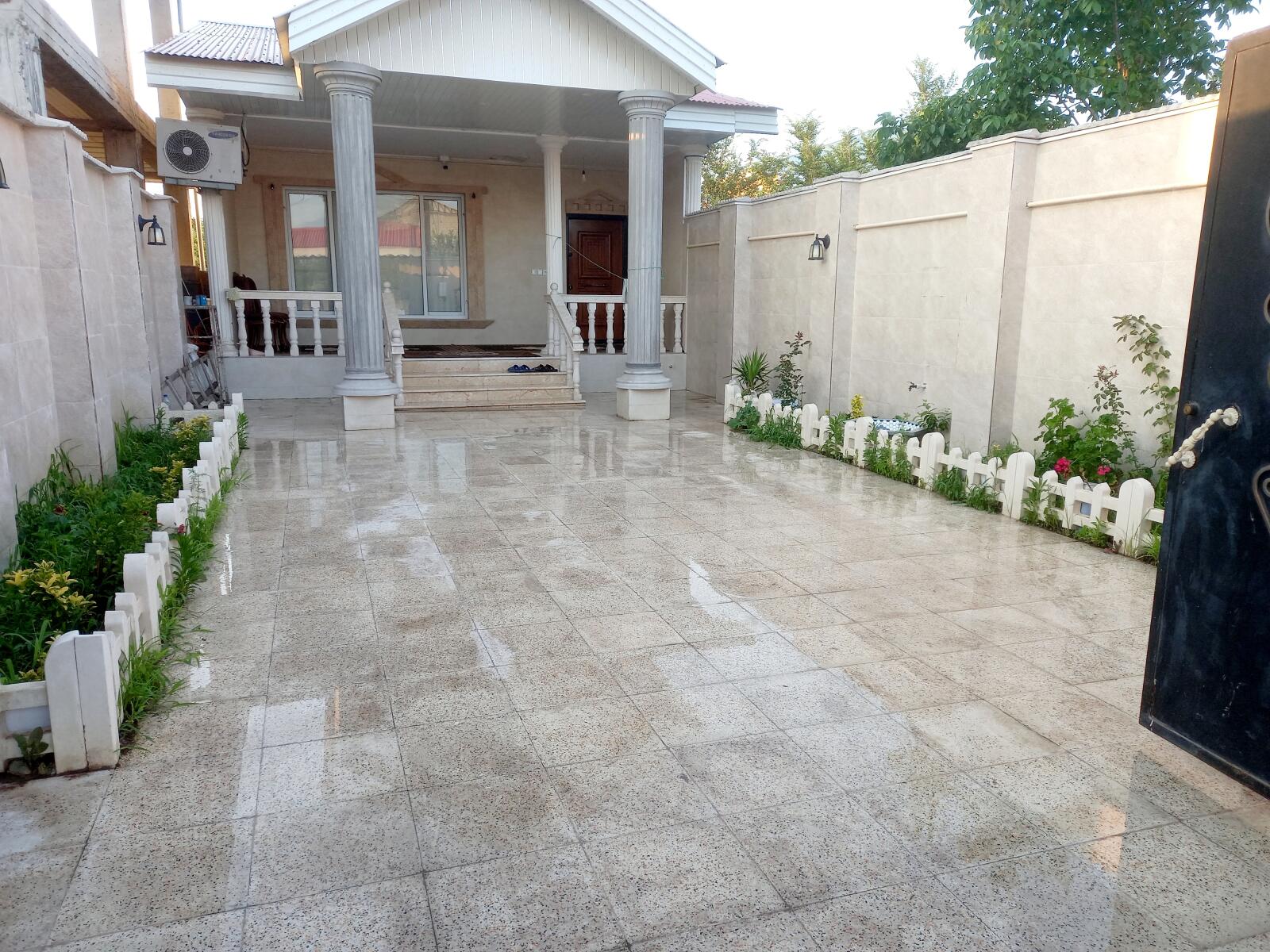 حیاط حیاط