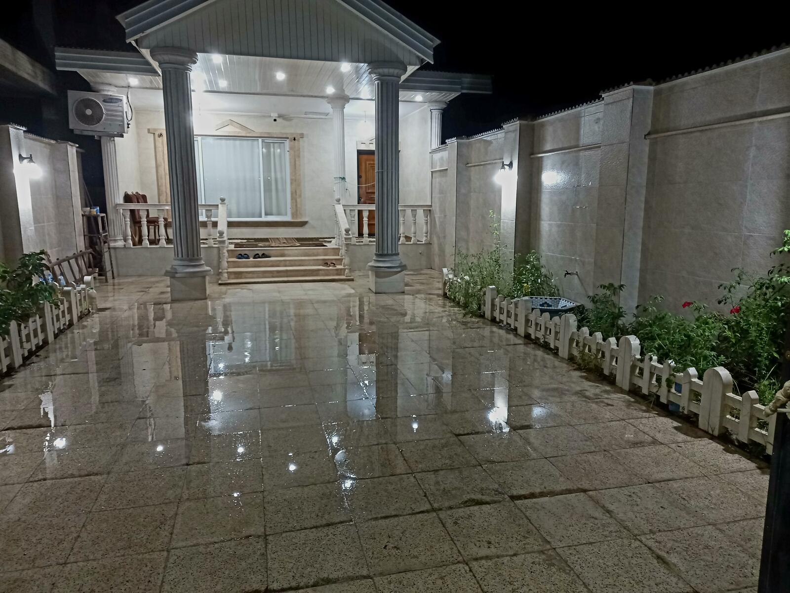 حیاط حیاط