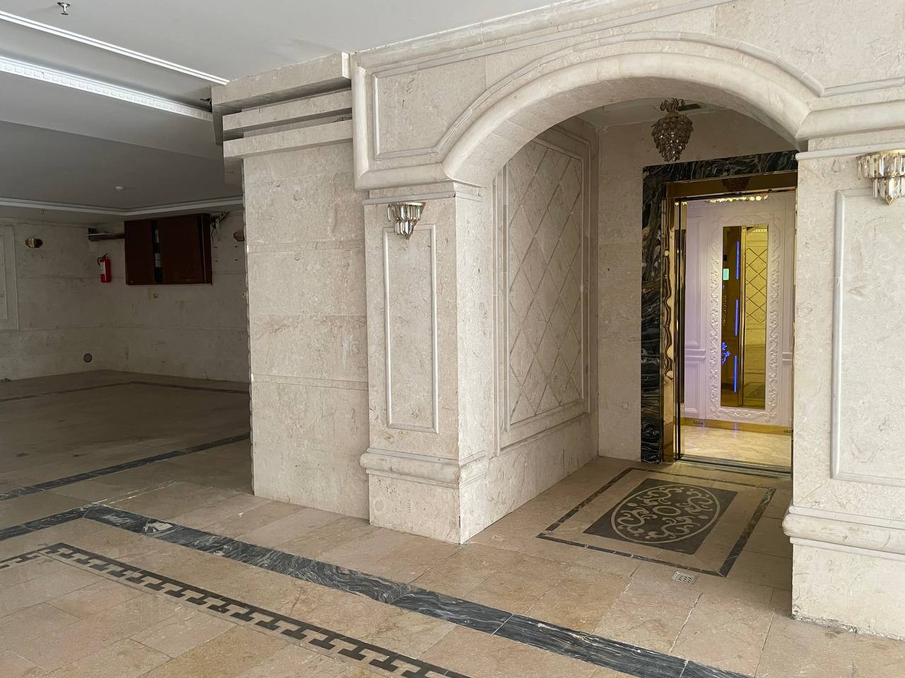 ورودی اقامتگاه ورودی اقامتگاه