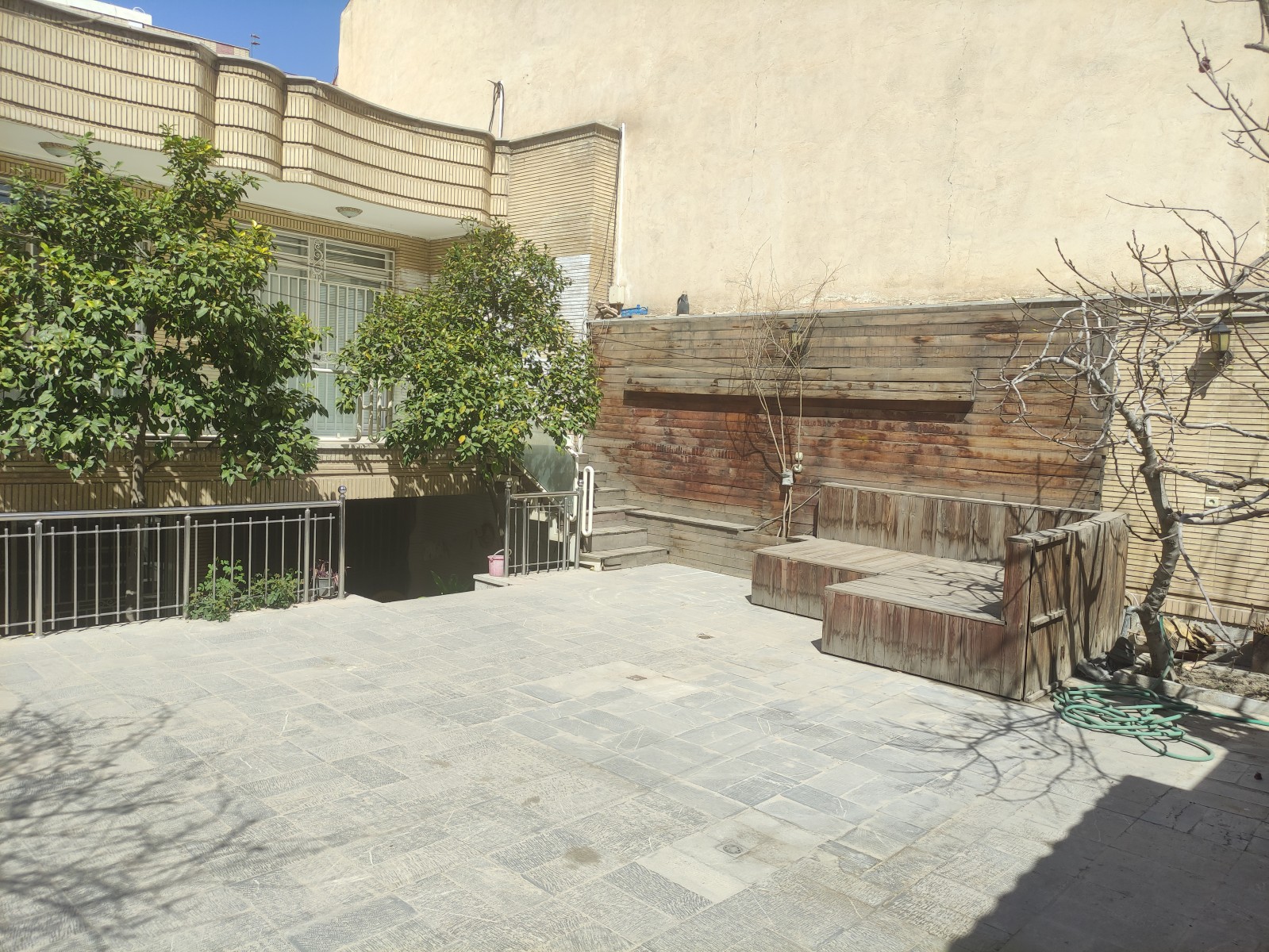 حیاط