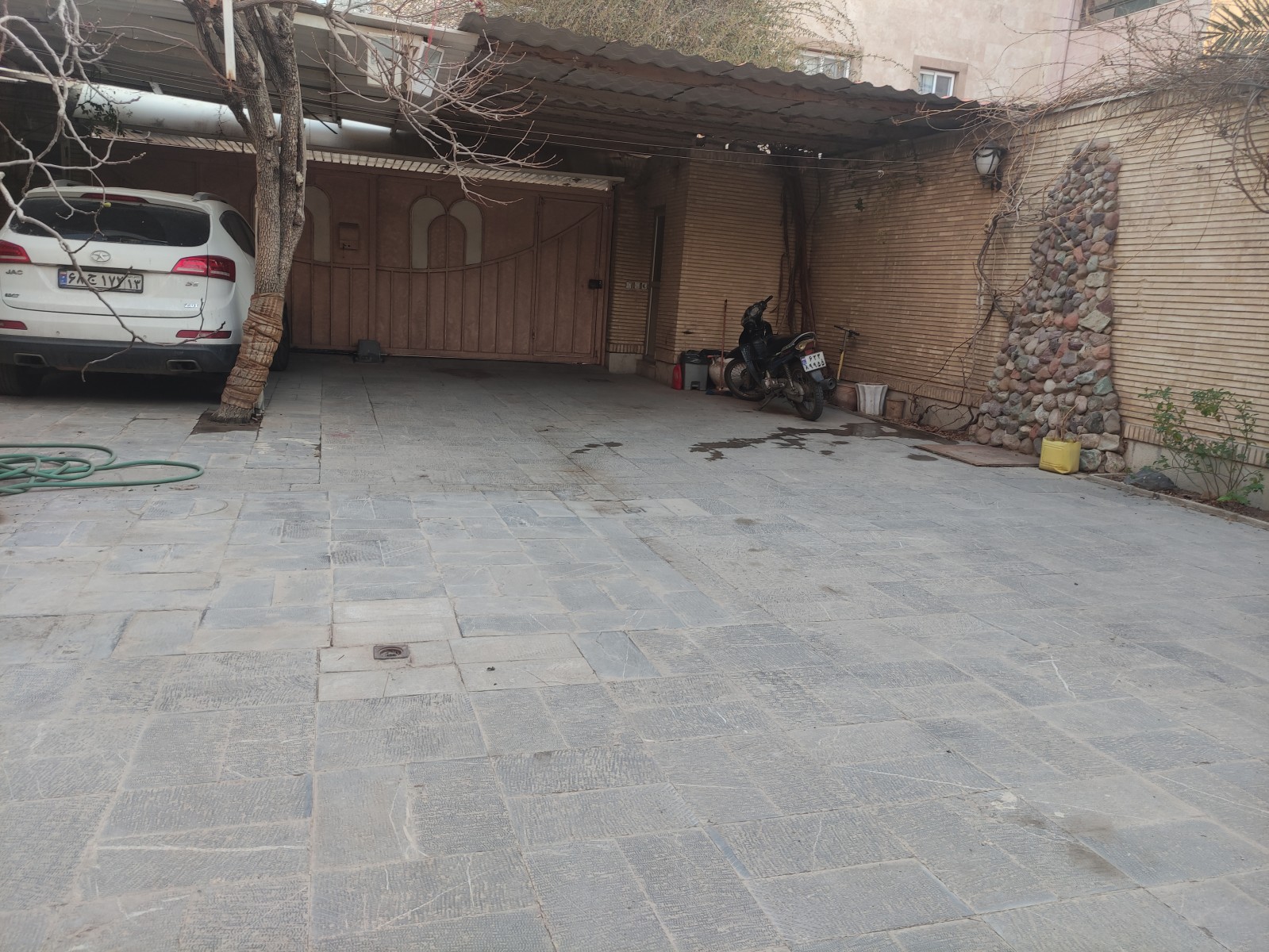 حیاط