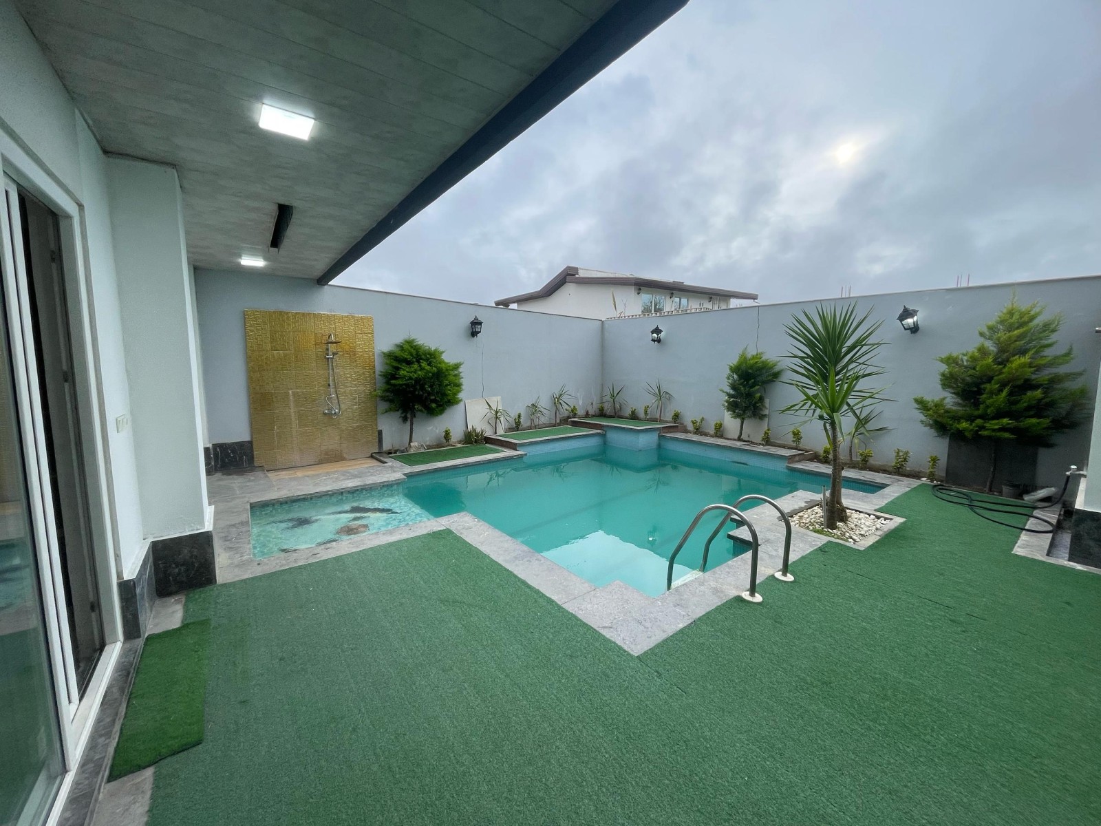 استخر استخر