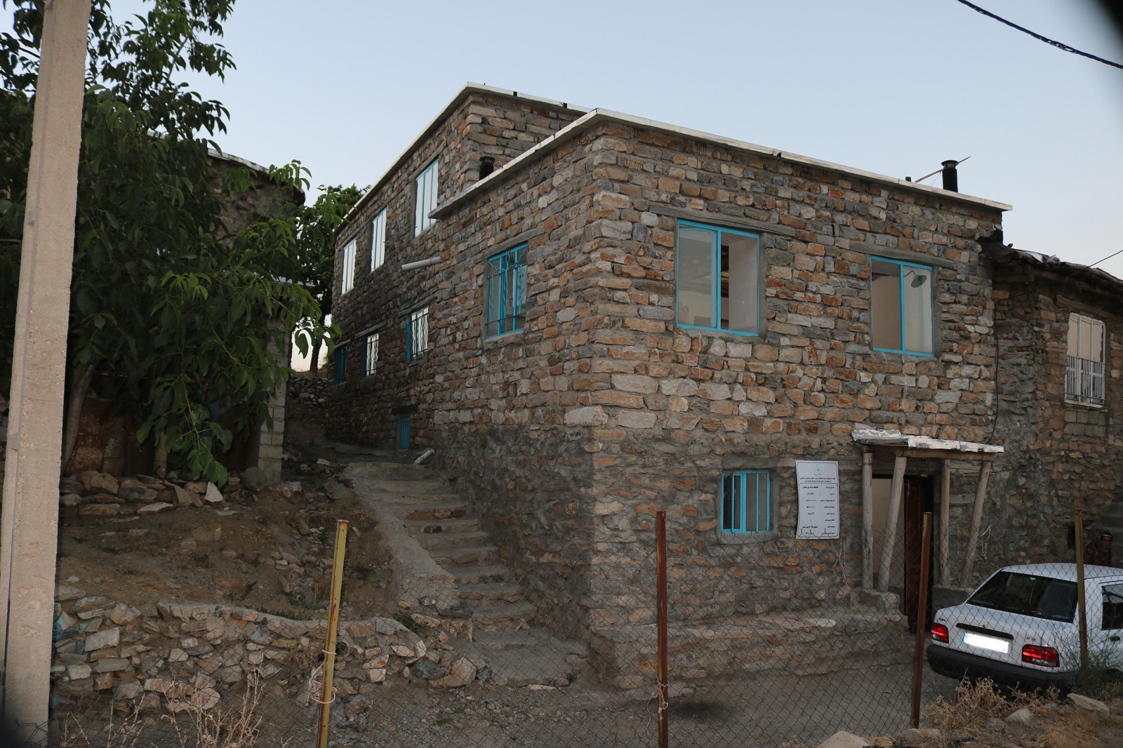 نمای ساختمان