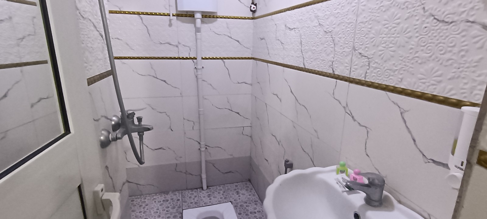 سرویس بهداشتی و حمام