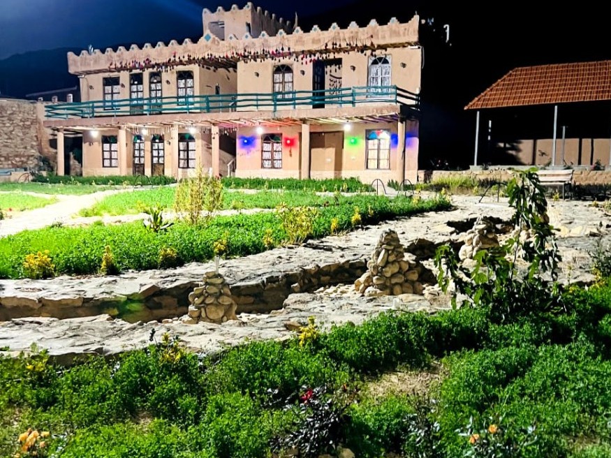 حیاط
