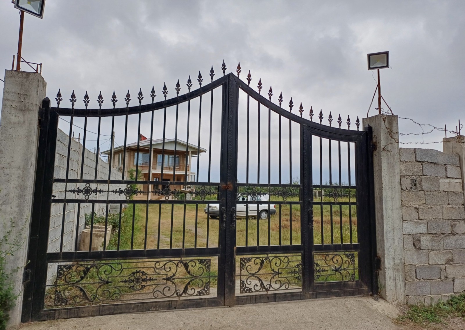 ورودی اقامتگاه ورودی اقامتگاه