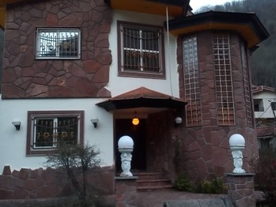 ویلای دوبلکس حیاط دار "سه هزار" در تنکابن