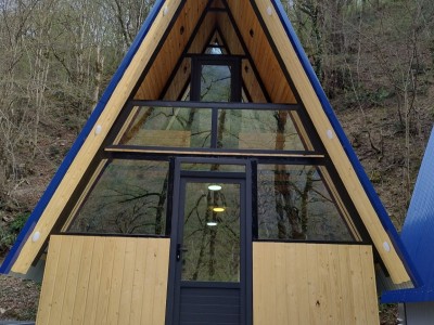 کلبه سوئیسی نگین "تراس دار" کلبه سوئیسی نگین "تراس دار"