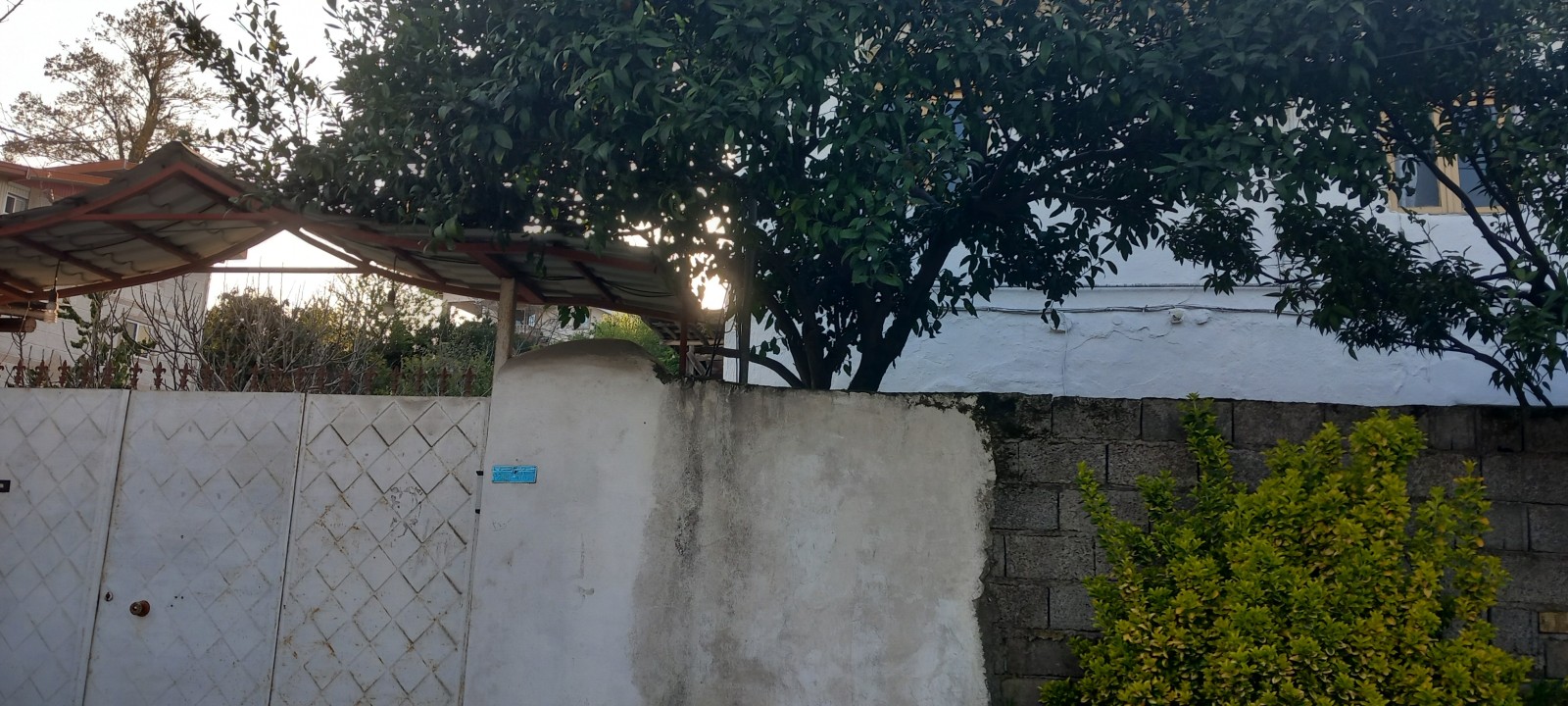 ورودی اقامتگاه ورودی اقامتگاه