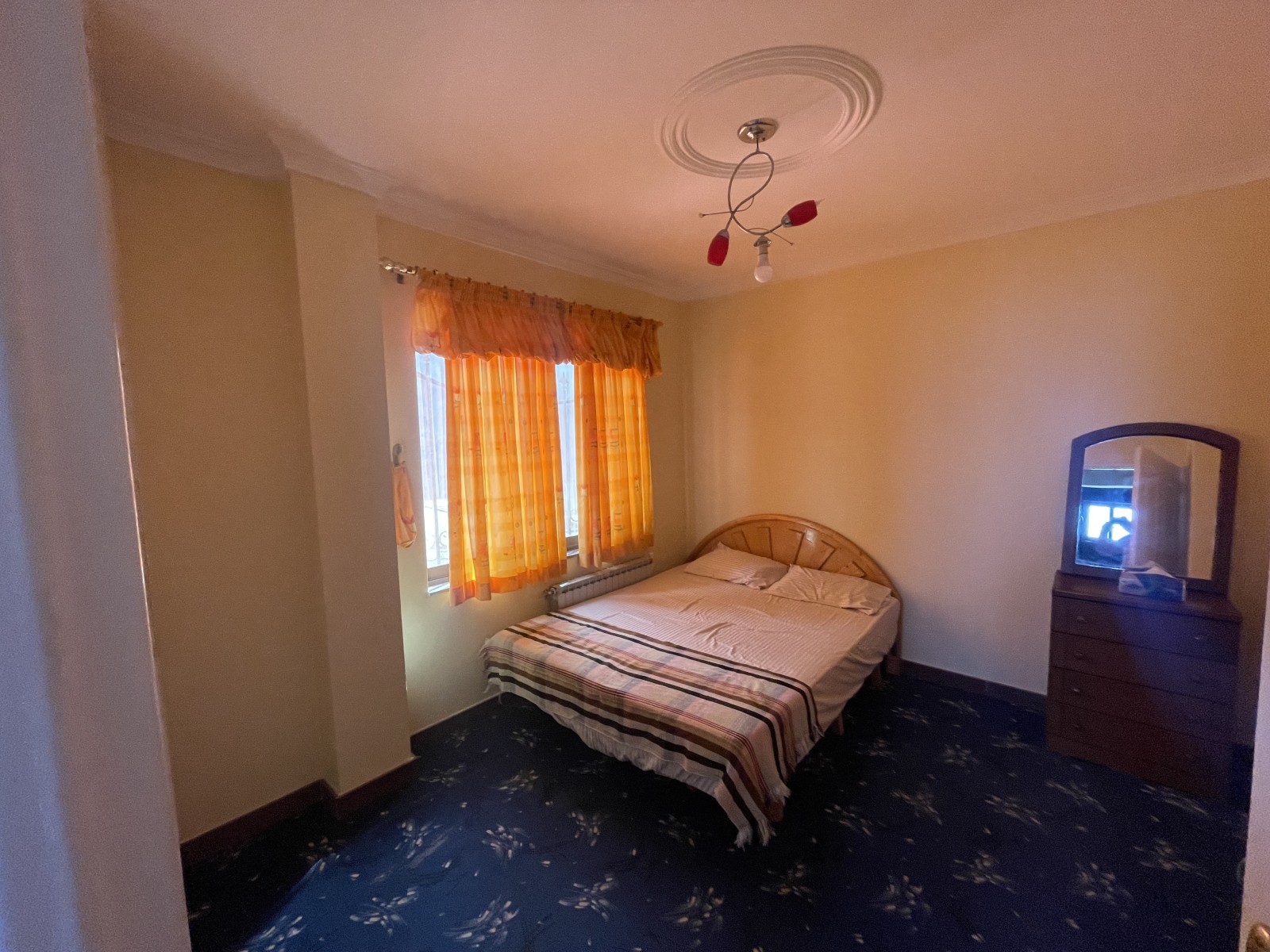 اتاق‌خواب 1