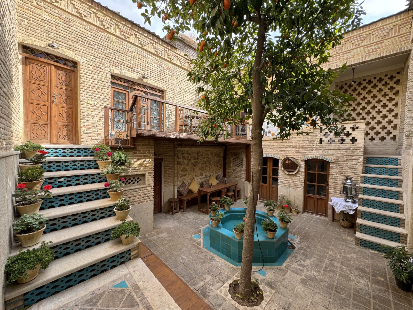 حیاط