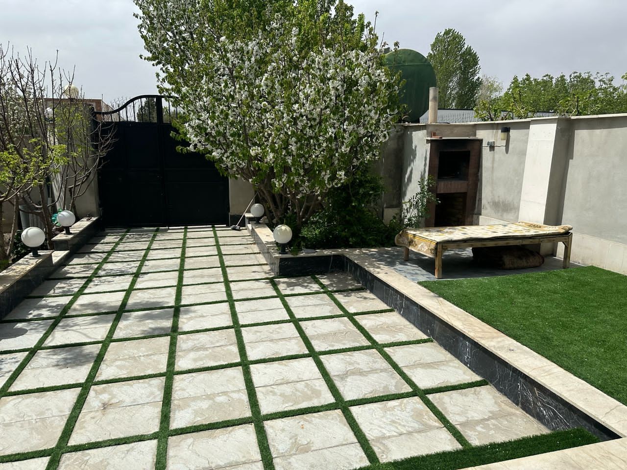 حیاط