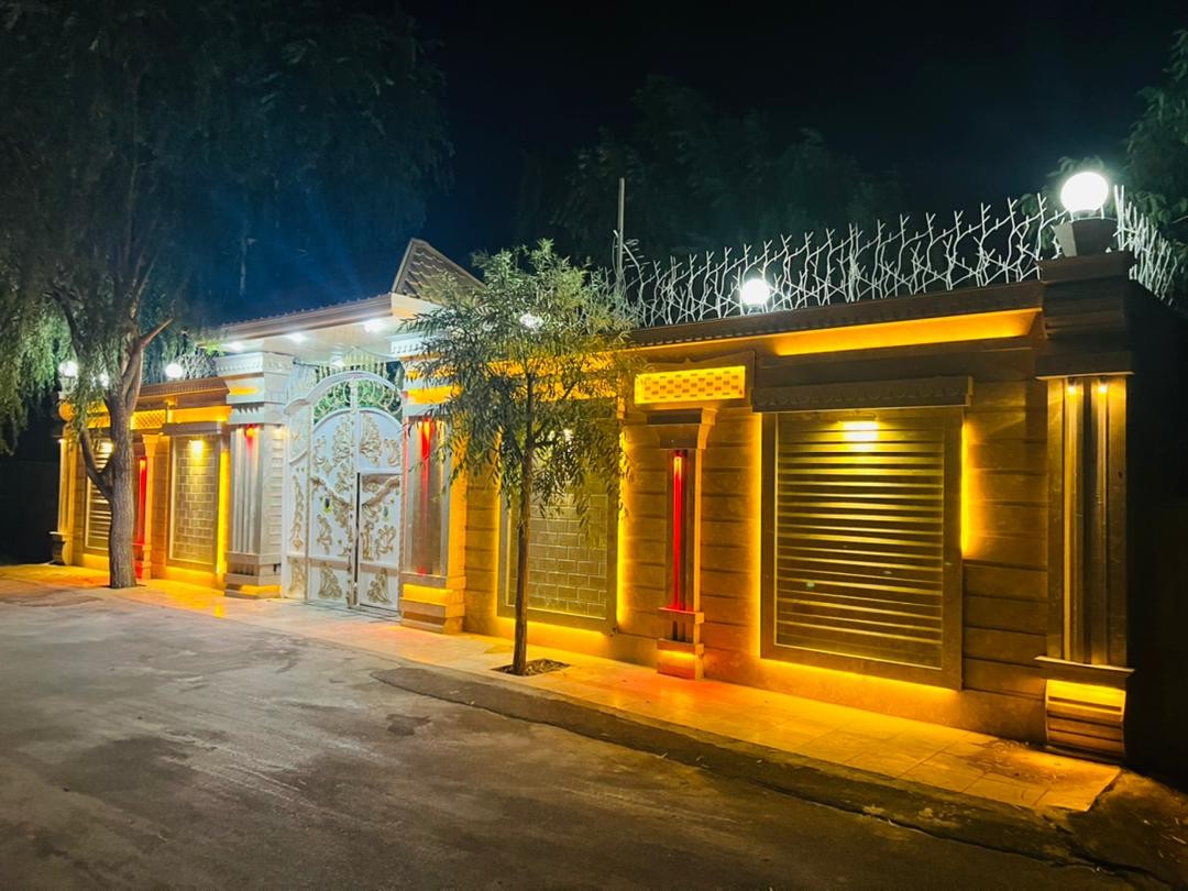 ورودی اقامتگاه ورودی اقامتگاه