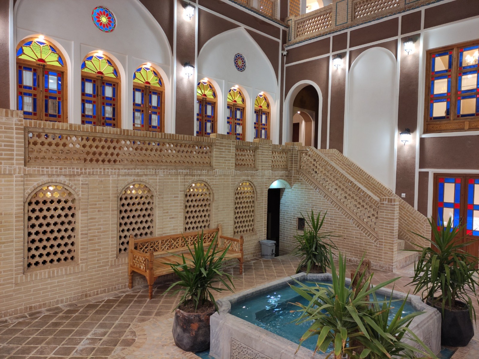 حیاط