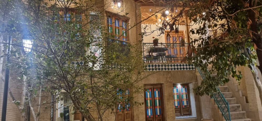 حیاط