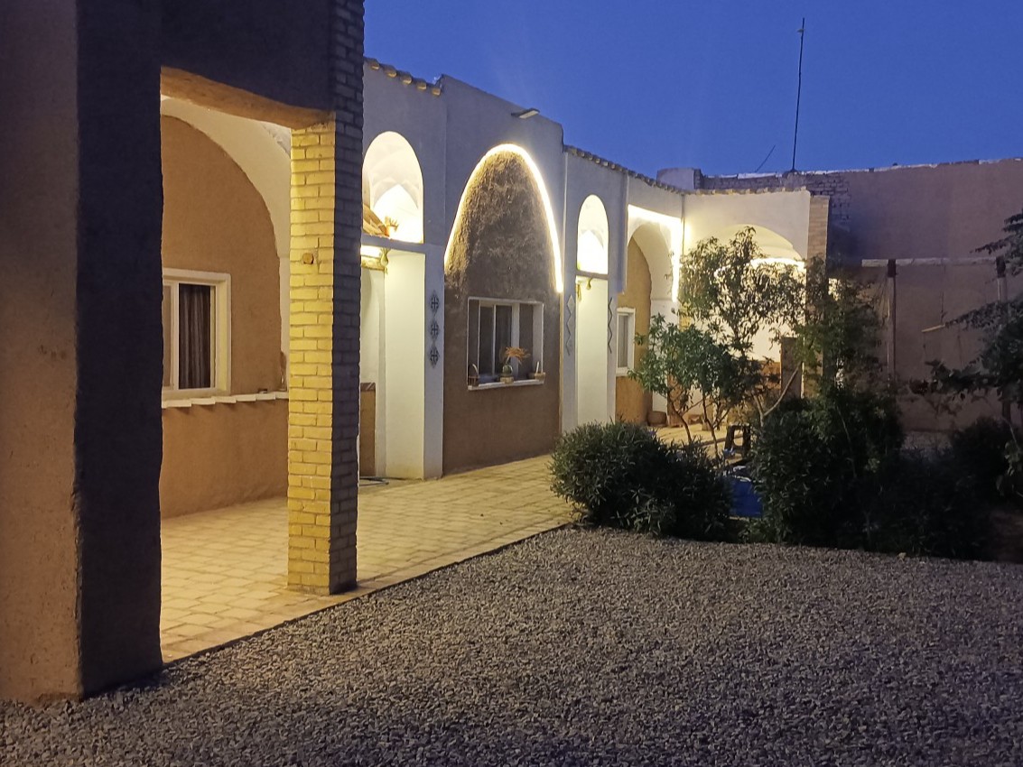 حیاط