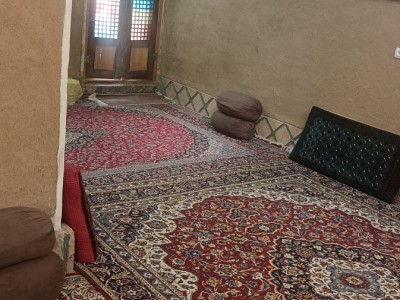 اقامتگاه بومگردی رویای کویر ابوزیدآباد "اتاق شاه نشین"